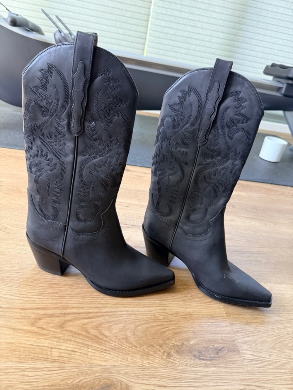 NWOT Steve Madden Black Western Cowboy Boots 8